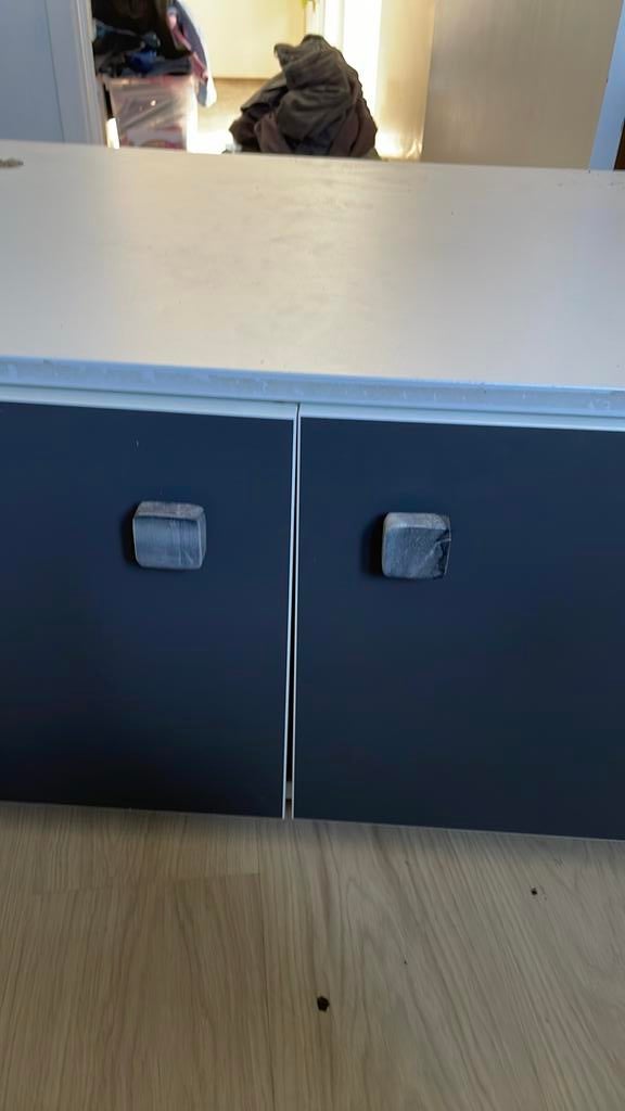 Kastje met 2 deurtjes, Ophalen, Gebruikt, 70 tot 120 cm, 70 tot 120 cm