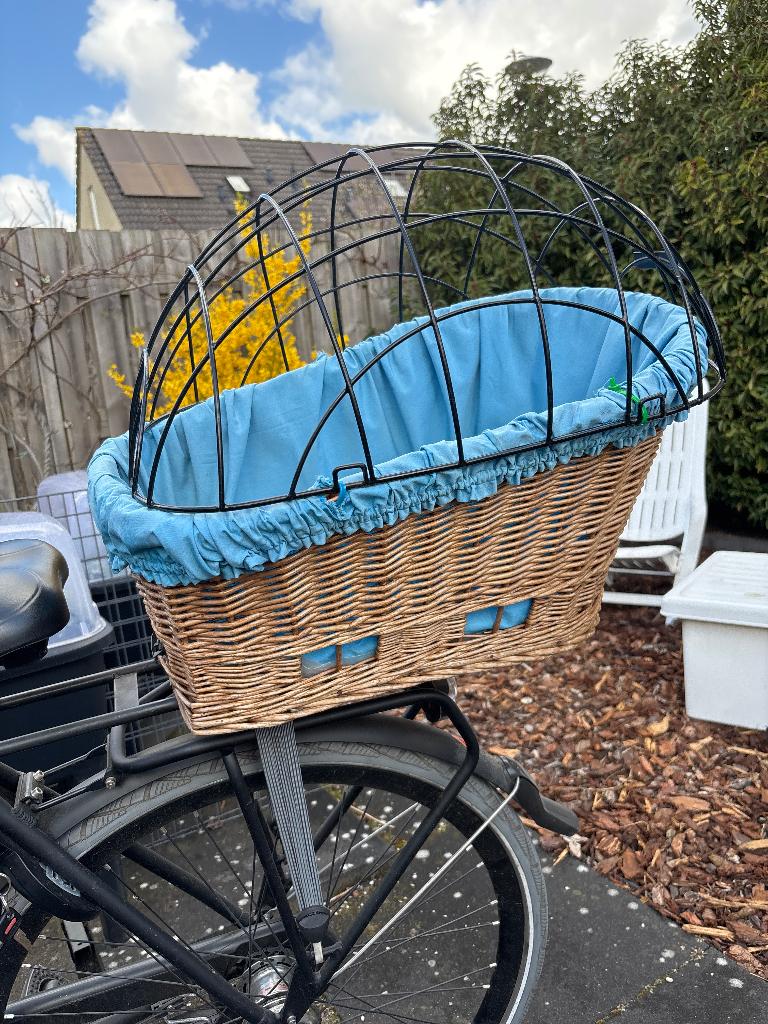 Fietsmand voor kleine hond  met korf, Ophalen, Gebruikt