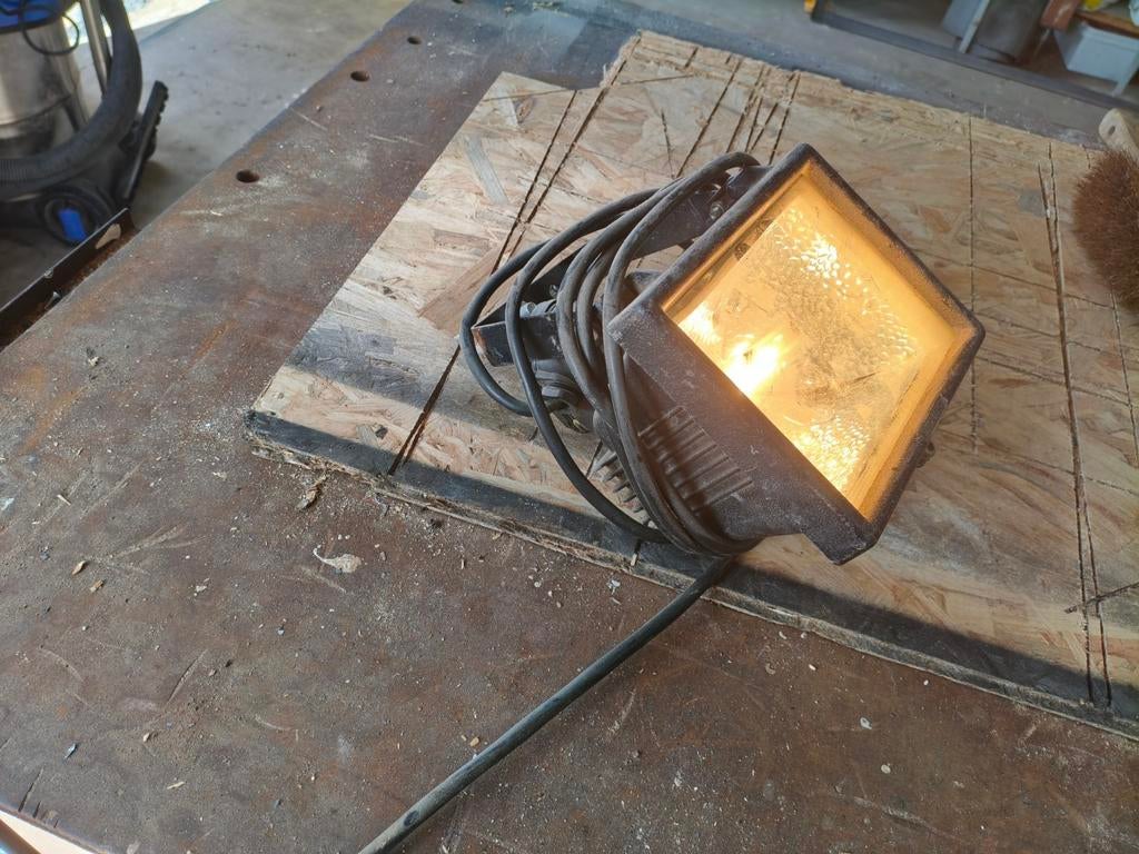 Bouwlamp halogeen+- 5 m kabel, Doe-het-zelf en Verbouw, Bouwverlichting, Ophalen, Gebruikt