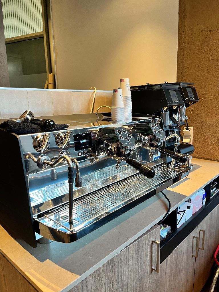 Koffiemachine voor horeca, Gebruikt, 10 kopjes of meer, Koffiemachine, Koffiebonen