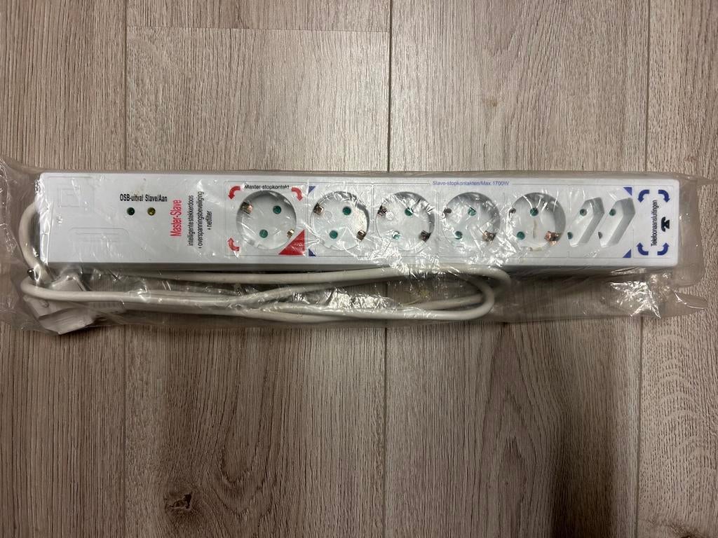 Masterslave stekkerdoos + netfilter overspanningsbeveiliging, Audio, Tv en Foto, Ophalen, Nieuw, Overige kabels