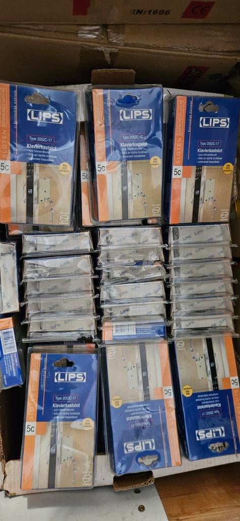Lips deursloten 55 stuks nieuw , in één koop €425 voor alles, Ophalen of Verzenden, Nieuw, Slot