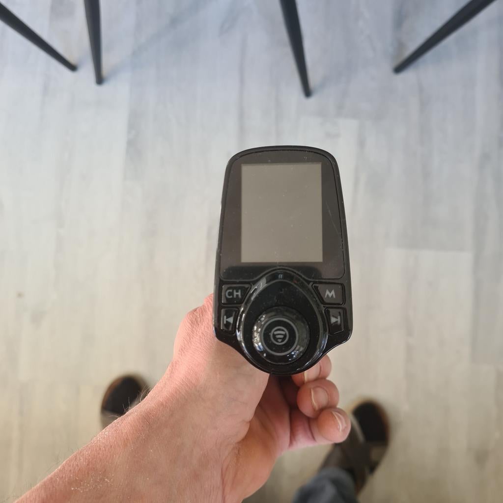 FM Transmitter met Bluetooth en USB-oplader (Model T10D), Ophalen of Verzenden, Gebruikt
