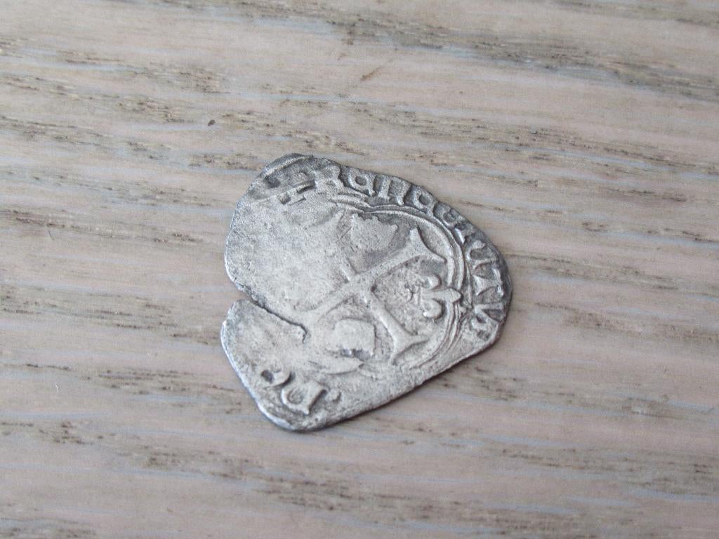 Zilveren middeleeuwse munt met afb kruis / bodemvondst, Postzegels en Munten, Munten | Nederland, Vóór koninkrijk, Zilver, Losse munt