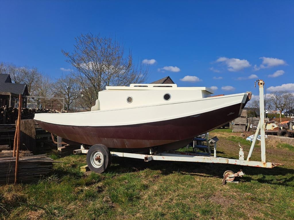 Kajuitschouw project + trailer en motor, Ophalen, Gebruikt