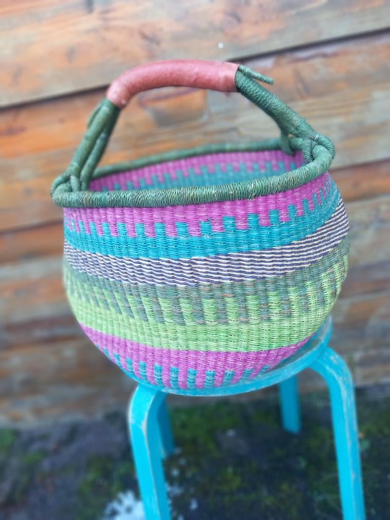 Potmand Bolgatanga Ghana Uniek handgeweven afgeprijsd €30.00, Ophalen of Verzenden, Nieuw, Rond, Overige materialen