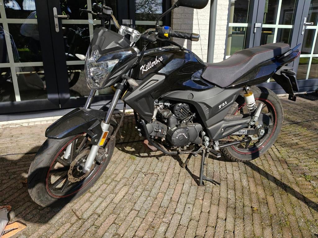 Killerbee F31 Schakelbrommer -ZGAN! Zuinig 1:44 - 2025 frame, Ophalen, Zo goed als nieuw