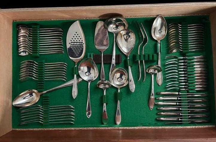 240-delige verzilverde bestekcassette 12 persoon Puntfilet, Ophalen