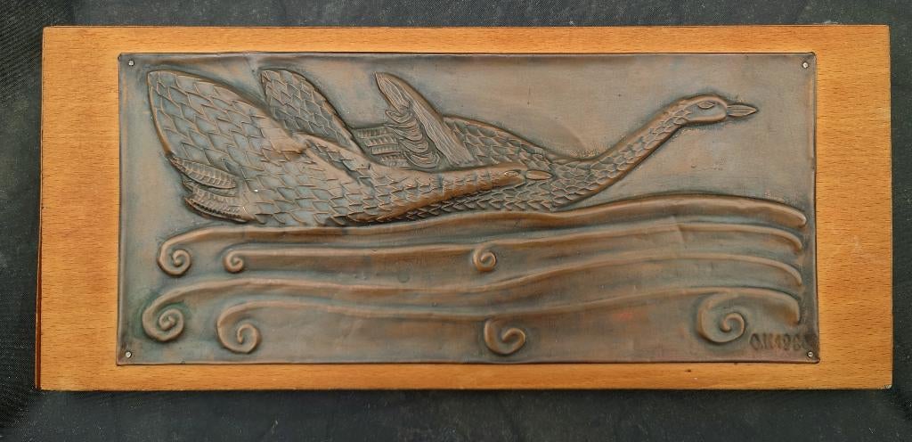 Art Deco kopperen plaat, eenden op water, monogram O.K., Art deco, Ophalen of Verzenden, Brons, 20 - 50 cm