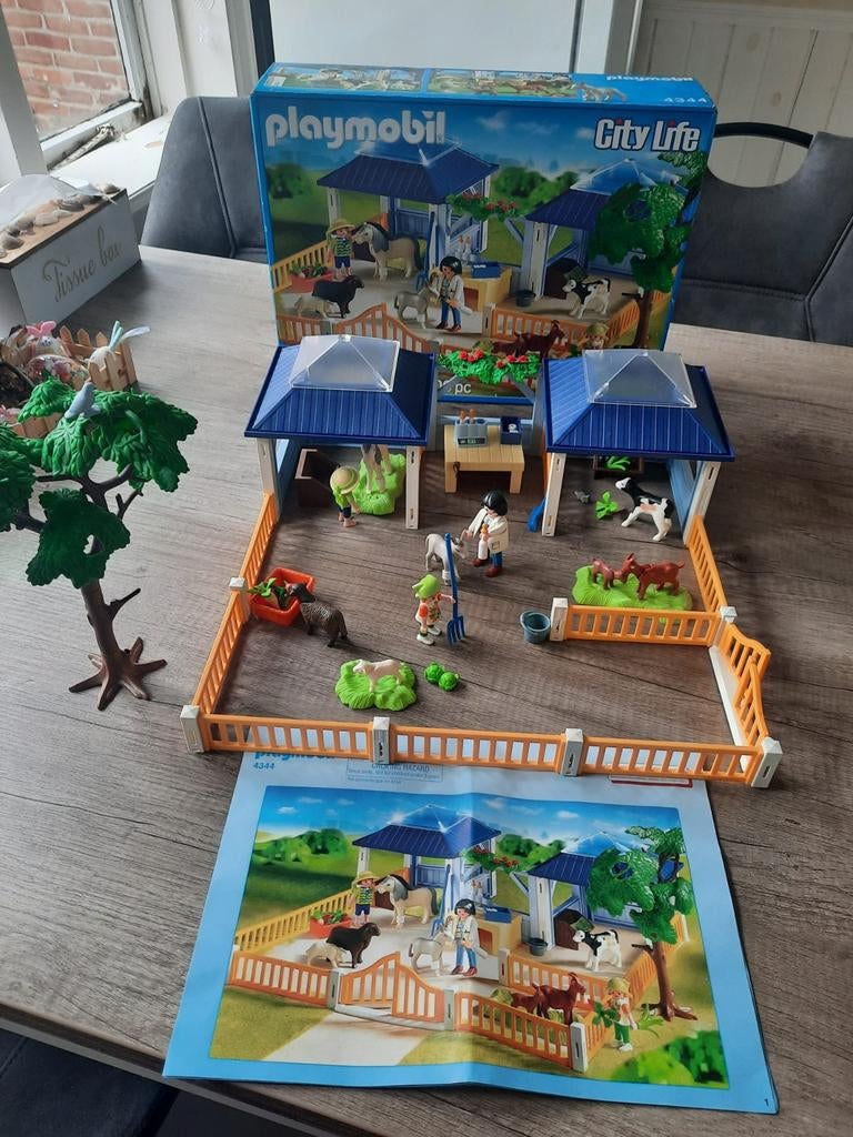 Playmobil 4344 Dierenverzorgplaats - Compleet met doos, Ophalen of Verzenden, Zo goed als nieuw, Complete set