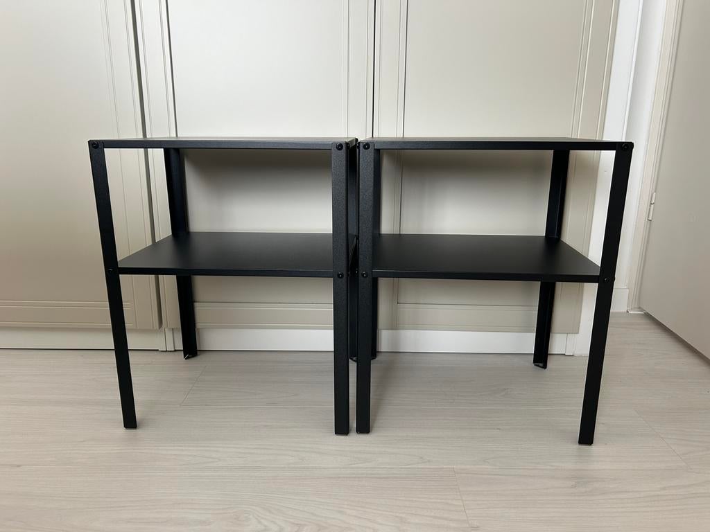 2 Ikea KNARREVIK Nachtkastjes, zwart, 42x34 cm, Huis en Inrichting, Minder dan 55 cm, Rond, Zo goed als nieuw, Ophalen