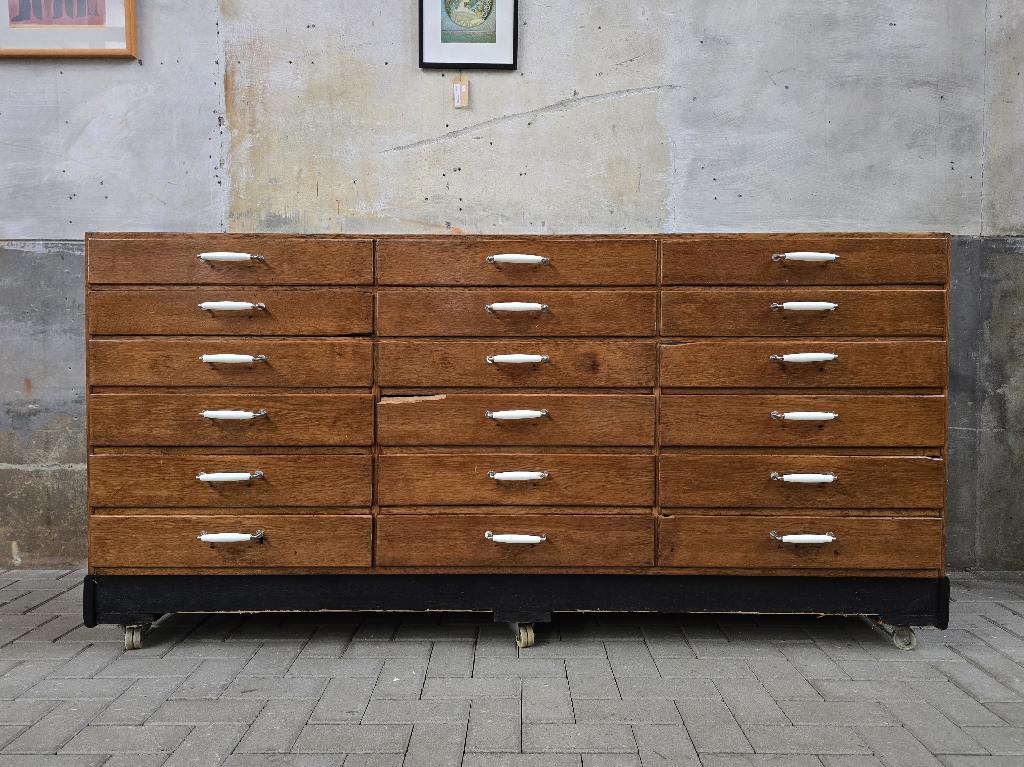 Grote Jaren 50 Toonbank | Vintage Winkel Vitrine Laden Kast, Gebruikt, Ophalen of Verzenden, 200 cm of meer, Metaal