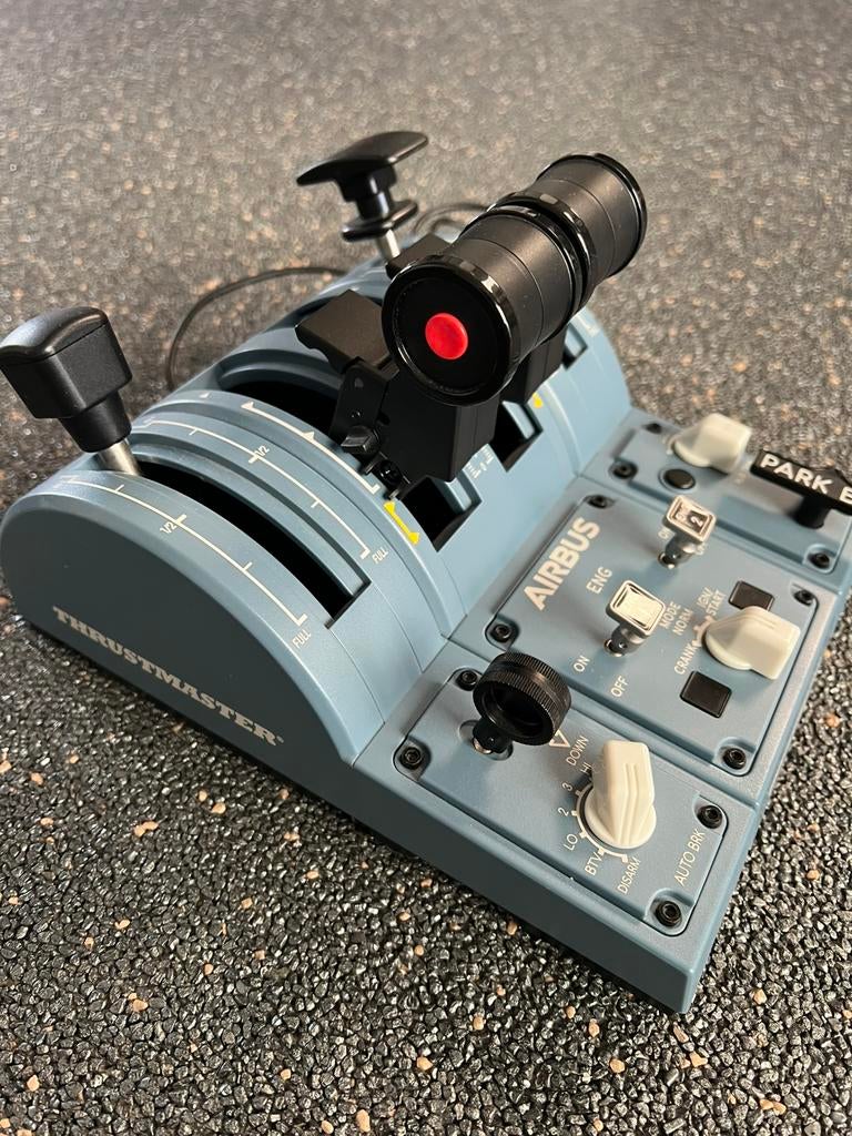 Thrustmaster TCA Quadrant Airbus + Add-On.Zo goed als nieuw!, Computers en Software, Ophalen, Zo goed als nieuw