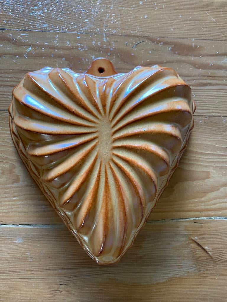 Back keramik hartvormige bakvorm, Ophalen of Verzenden, Zo goed als nieuw, Taarten, Bakvorm