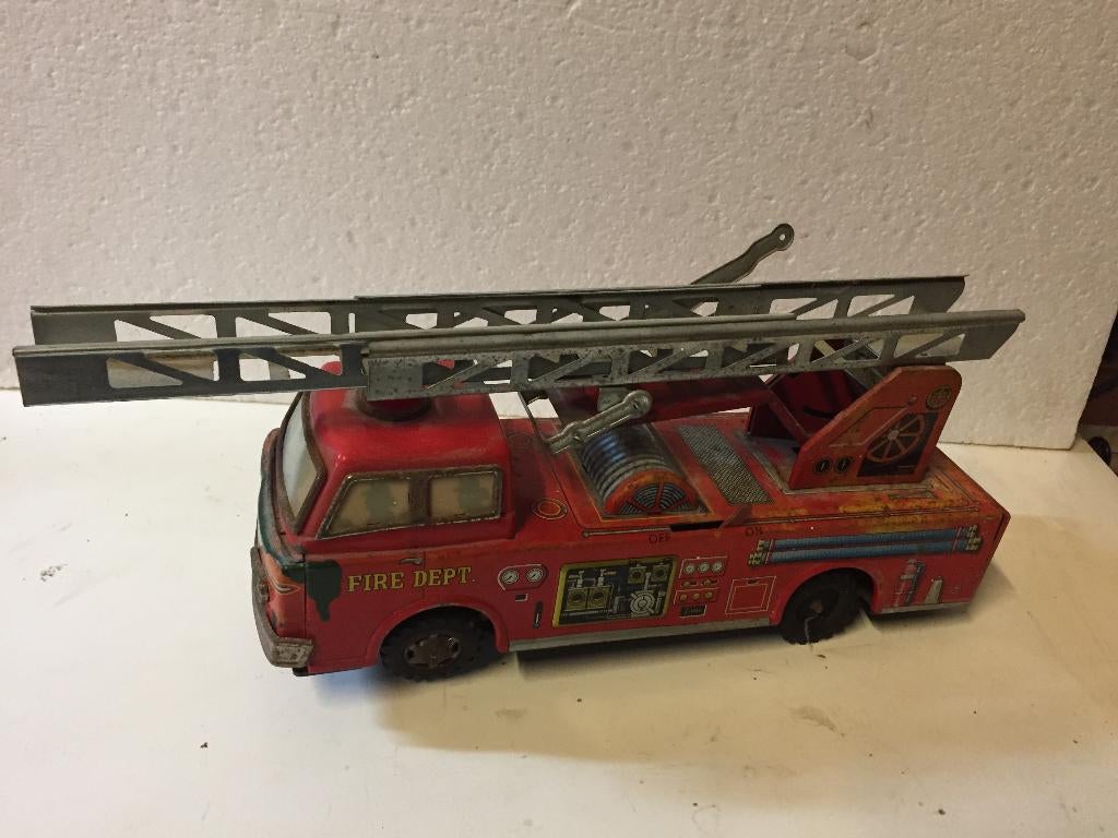 Brandweer blikken speelgoed Yonezawa 1960, Ophalen