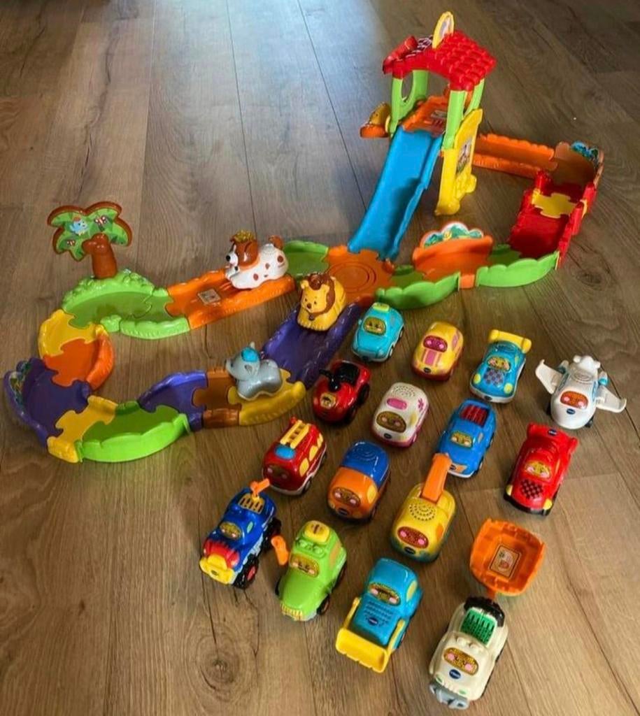 Vtech zoef zoef baan en 16 auto's, Ophalen of Verzenden, Zo goed als nieuw, 6 maanden tot 2 jaar