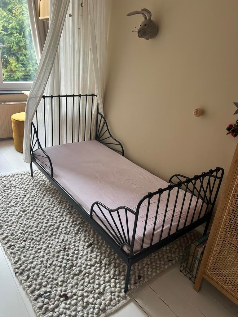 Ikea Minnen meegroeibed zwart 80x200cm incl. meegroeimatras, Ophalen, 70 tot 85 cm, Zo goed als nieuw, Matras