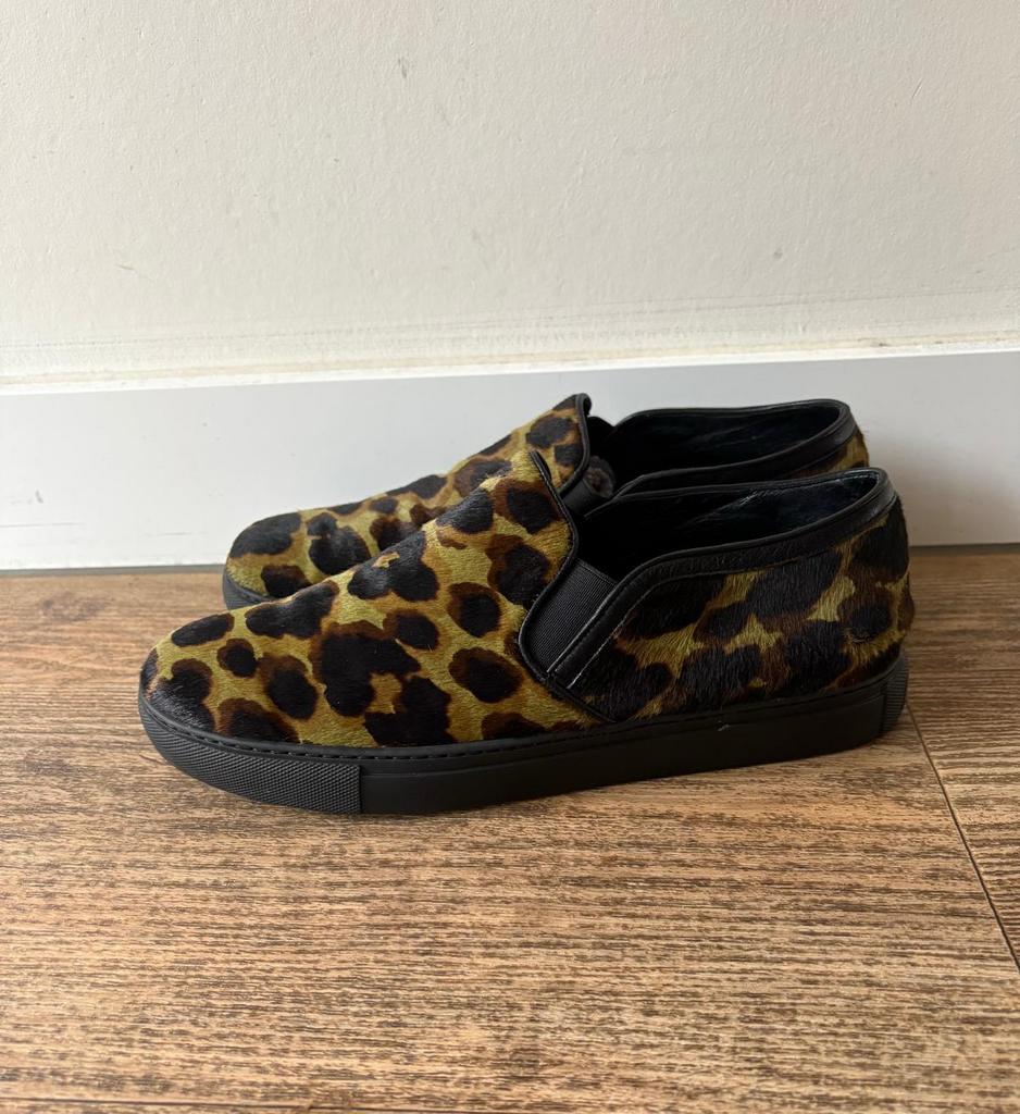 Lola Cruz loafers instappers maat 41 “harig” zwart bruin, Kleding | Dames, Schoenen, Overige kleuren, Instappers, Ophalen of Verzenden