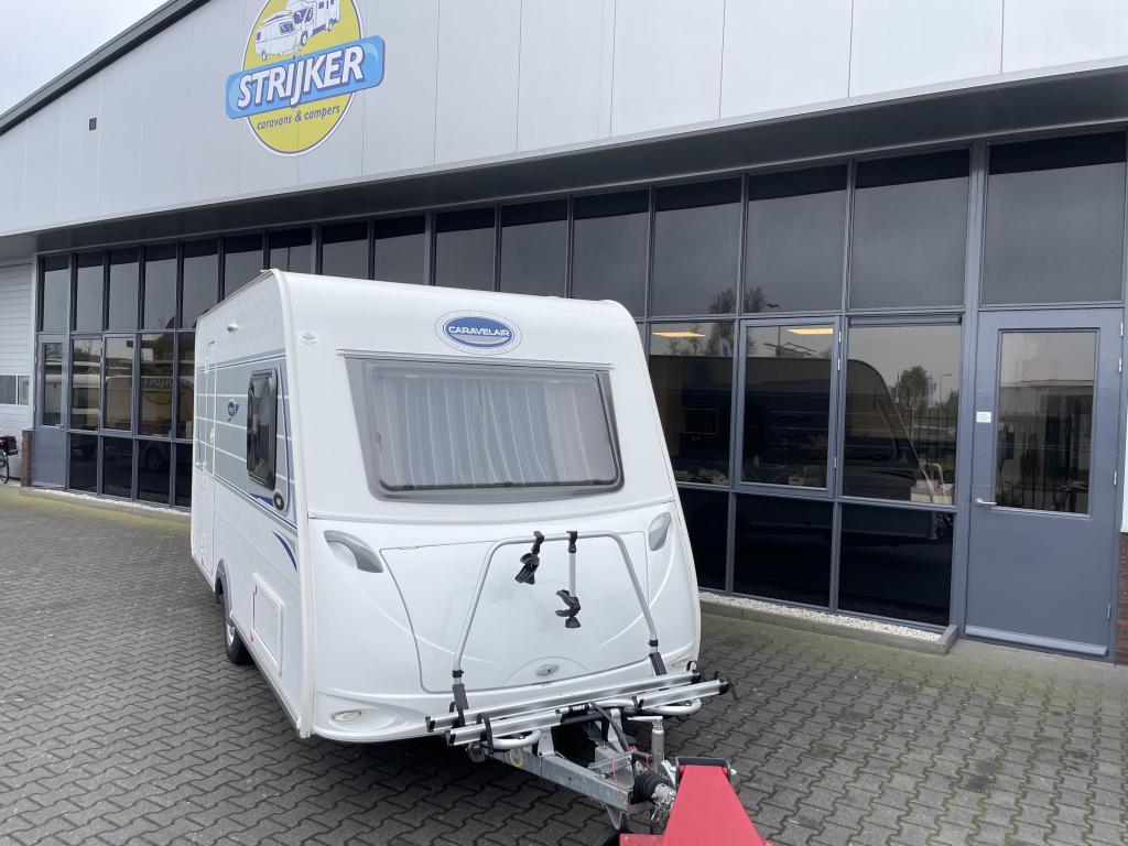 Caravelair Antares Luxe 400 Bed + Zit + WC 797KG Leeg !!, Schokbreker, Bedrijf, Treinzit, 750 - 1000 kg