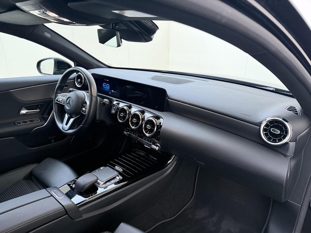 Mercedes-Benz A-klasse 250 e Premium /Distronic /360 Camera, Stof, Gebruikt, 4 cilinders, 16 kWh