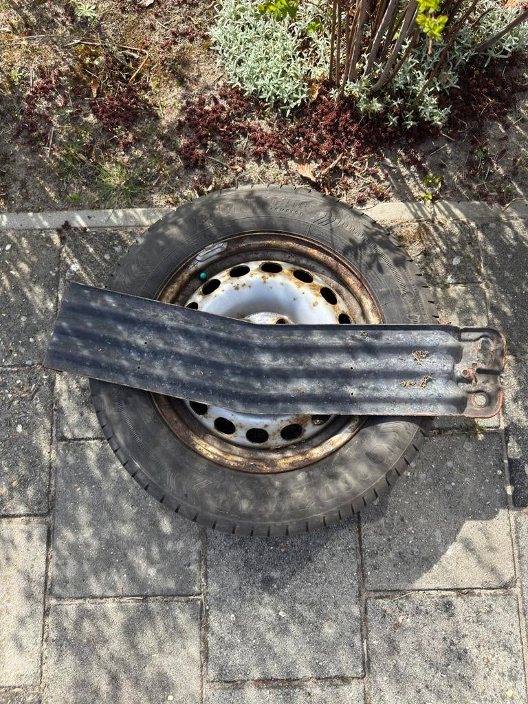 Vw Caddy reserve wiel., Ophalen, Gebruikt