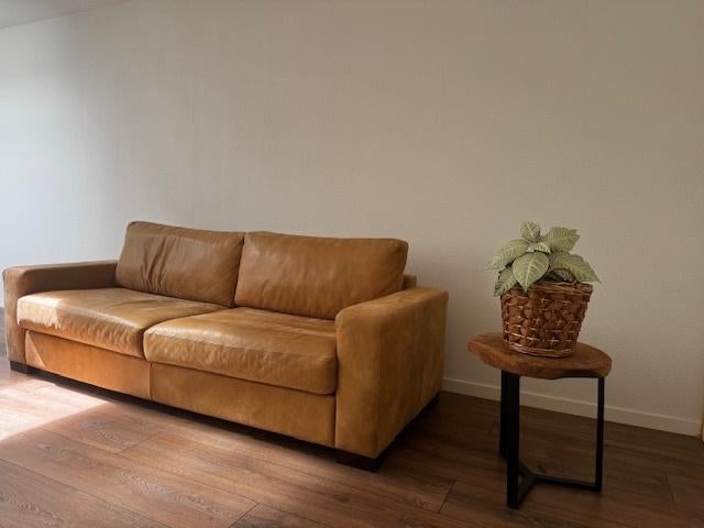 Mangowood on leather sofa and poof, Huis en Inrichting, Banken | Bankstellen, Ophalen, 250 tot 300 cm, Gebruikt, 75 tot 100 cm
