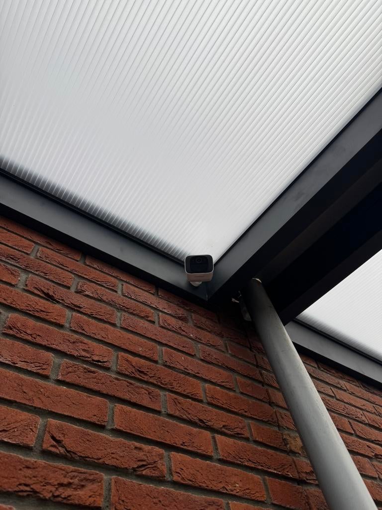 Eufy c210 solocam, buitencamera, Ophalen, Zo goed als nieuw, Knikarmscherm