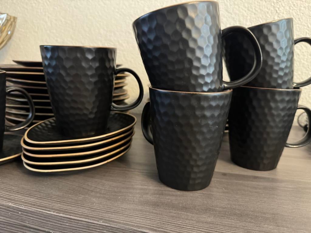 Borden en theemokken, Ophalen, Zo goed als nieuw, Overige stijlen, Bord(en)