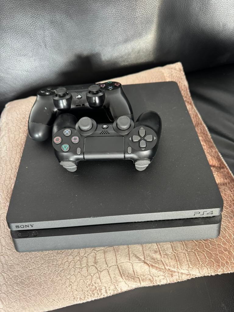 Playstation 4 slim, Spelcomputers en Games, Spelcomputers | Sony PlayStation 4, Ophalen, Zo goed als nieuw, Met 2 controllers