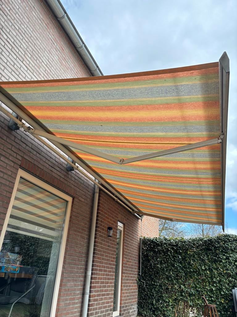 Zonnescherm Knikarm 6m breed, 2,5m uitval - Topstaat!, Ophalen, Gebruikt, 450 cm of meer, 150 tot 300 cm