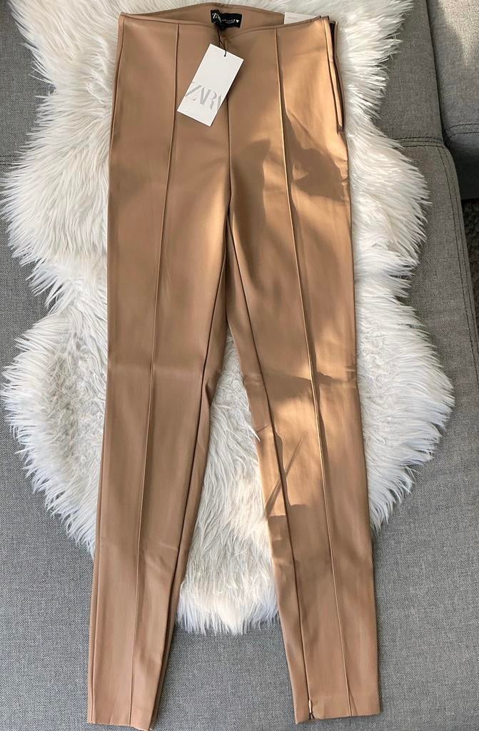 Zara Faux Leren Broek Legging Tan Bruin Beige | met ritsen, Bruin, Verzenden, Nieuw, Maat 36 (S)