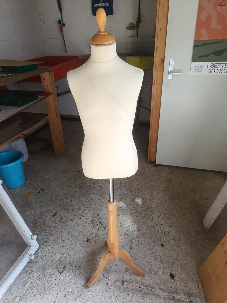 Paspop kindermaat met houten standaard, Ophalen of Verzenden, Gebruikt, Hout, Kinderen