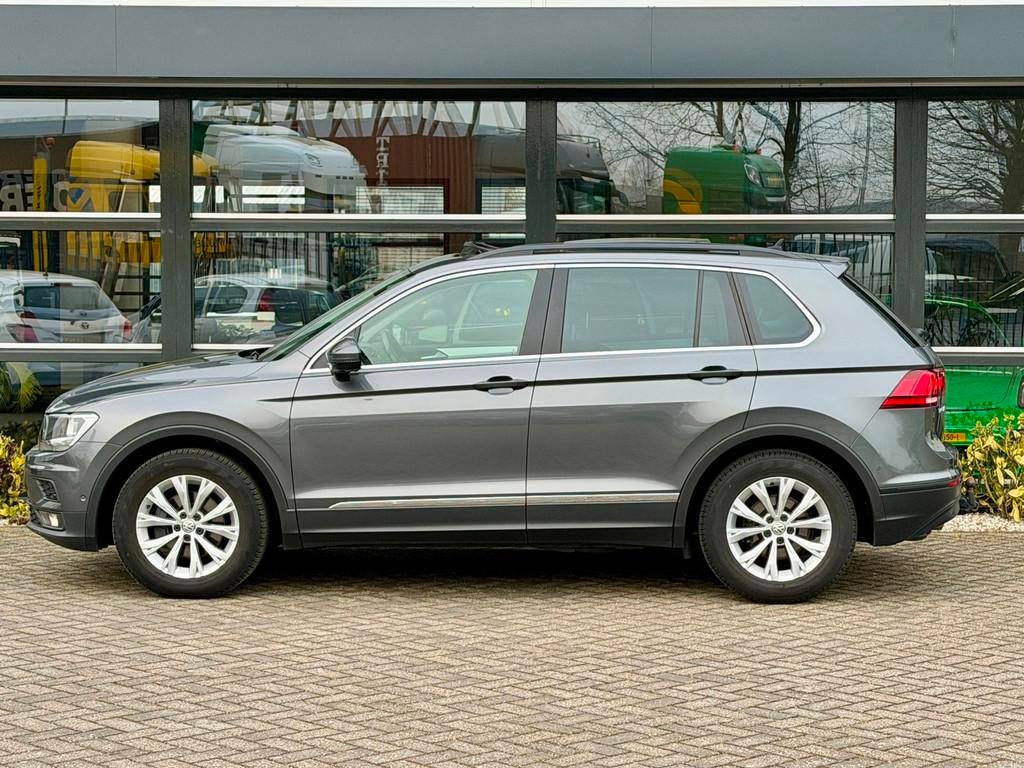 Volkswagen Tiguan 1.5 TSI ACT Highline Automaat Pano Trekhaa, 4 cilinders, 150 pk, Leder, USB