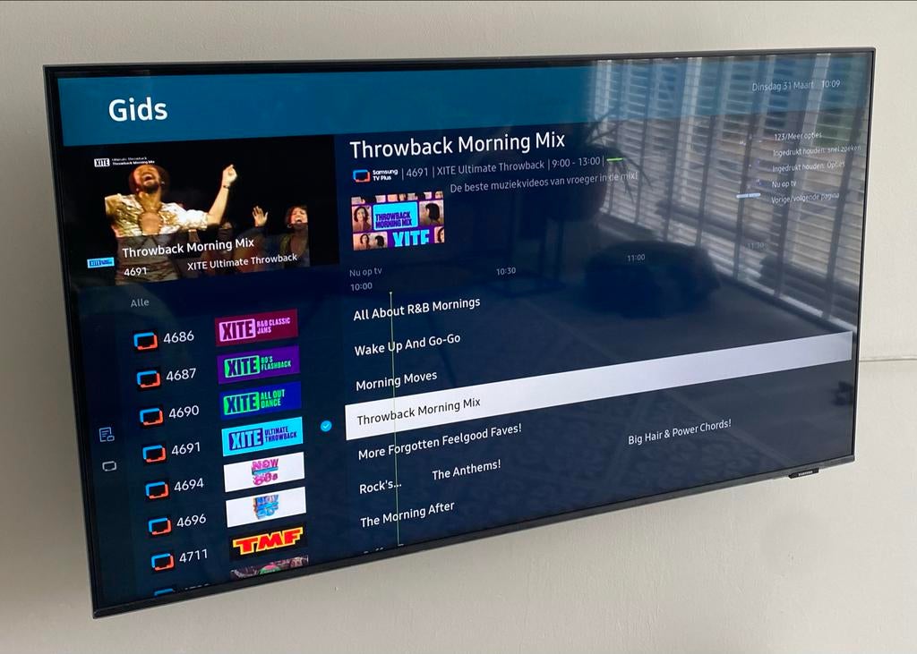 Samsung UE43AU8002 43 inch met draaibare muurbeugel, Ophalen, LED, 50 Hz, Zo goed als nieuw