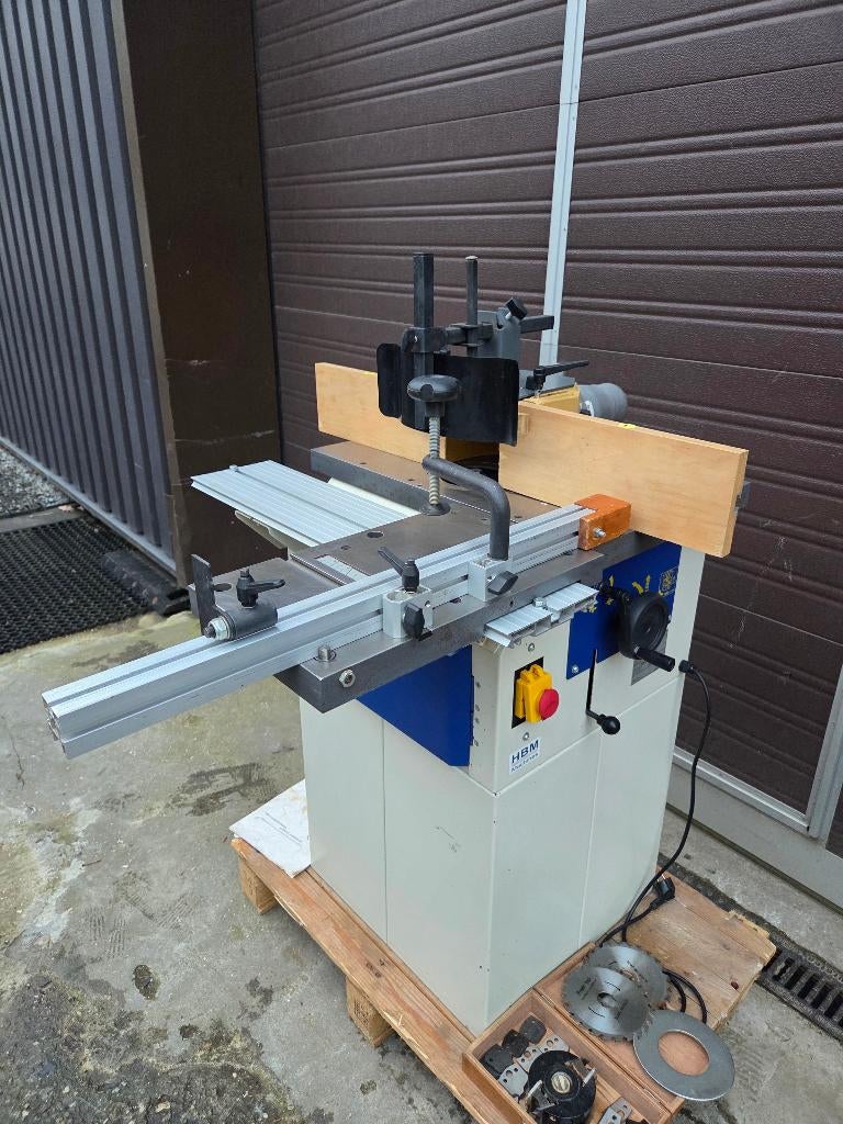 HBM houtfreesmachine 1500 Watt 230 Volt, Ophalen, Gebruikt, Overige soorten, HBM