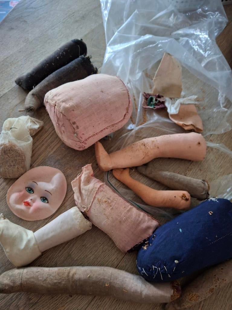 Oude poppen onderdelen en spulletjes voor poppendokter, Verzenden, Gebruikt, Overige typen