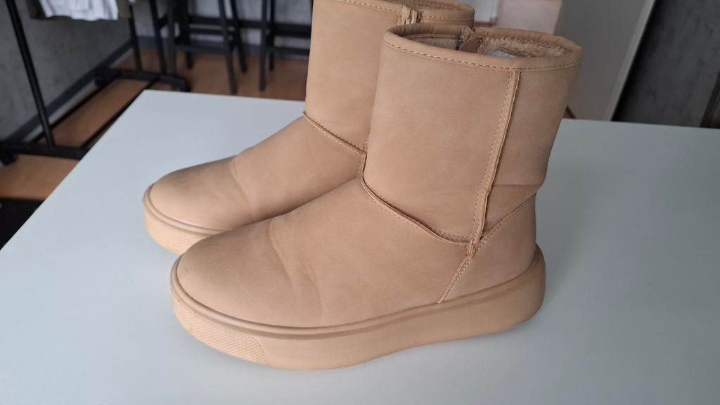 Laarsjes met rits maat 39, Kleding | Dames, Schoenen, Ophalen of Verzenden, Zo goed als nieuw, Beige