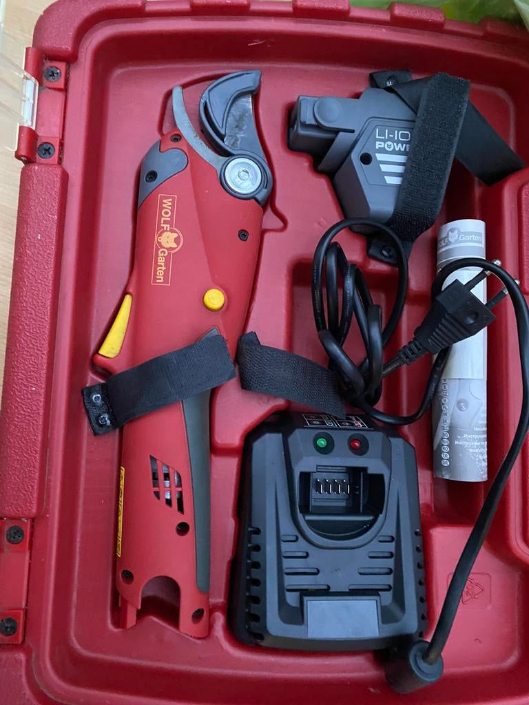 Liıon power rr 3000 Snoeischaar met accu wolf garden, Ophalen of Verzenden, Zo goed als nieuw