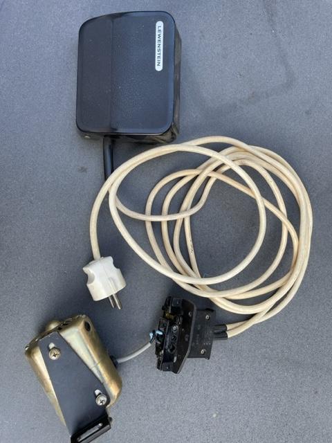 naaimachine motor, Hobby en Vrije tijd, Naaimachines en Toebehoren, Ophalen of Verzenden, Gebruikt, Naaimachine, Lewenstein