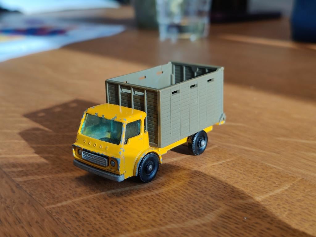 Matchbox Dodge Cattle Truck GEEL, Ophalen of Verzenden, Zo goed als nieuw, Bus of Vrachtwagen