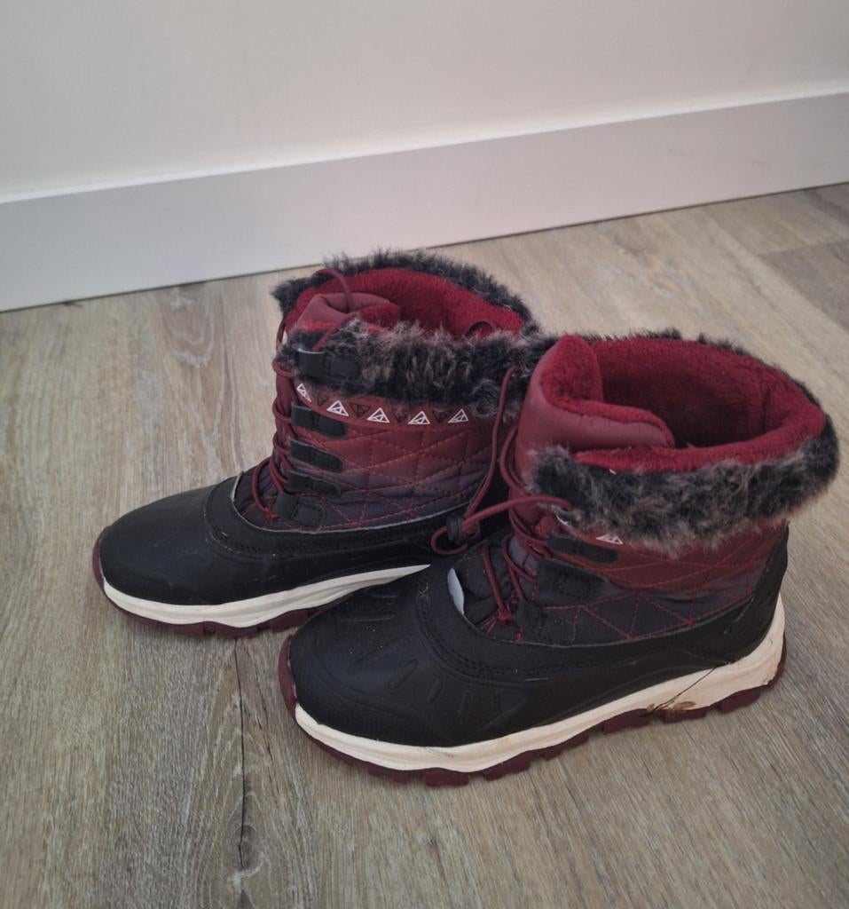 Snowboots maat 35, Ophalen of Verzenden, Zo goed als nieuw, Jongetje of Meisje, Laarsjes