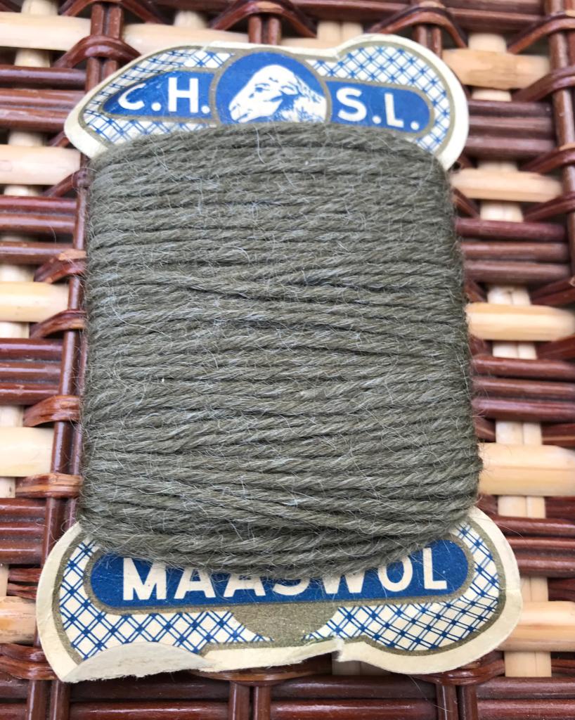 C.H.S.L Maaswol - karton met kaki stopwol, Hobby en Vrije tijd, Naaien en Fournituren, Ophalen of Verzenden, Nieuw, Garen of Naald(en)