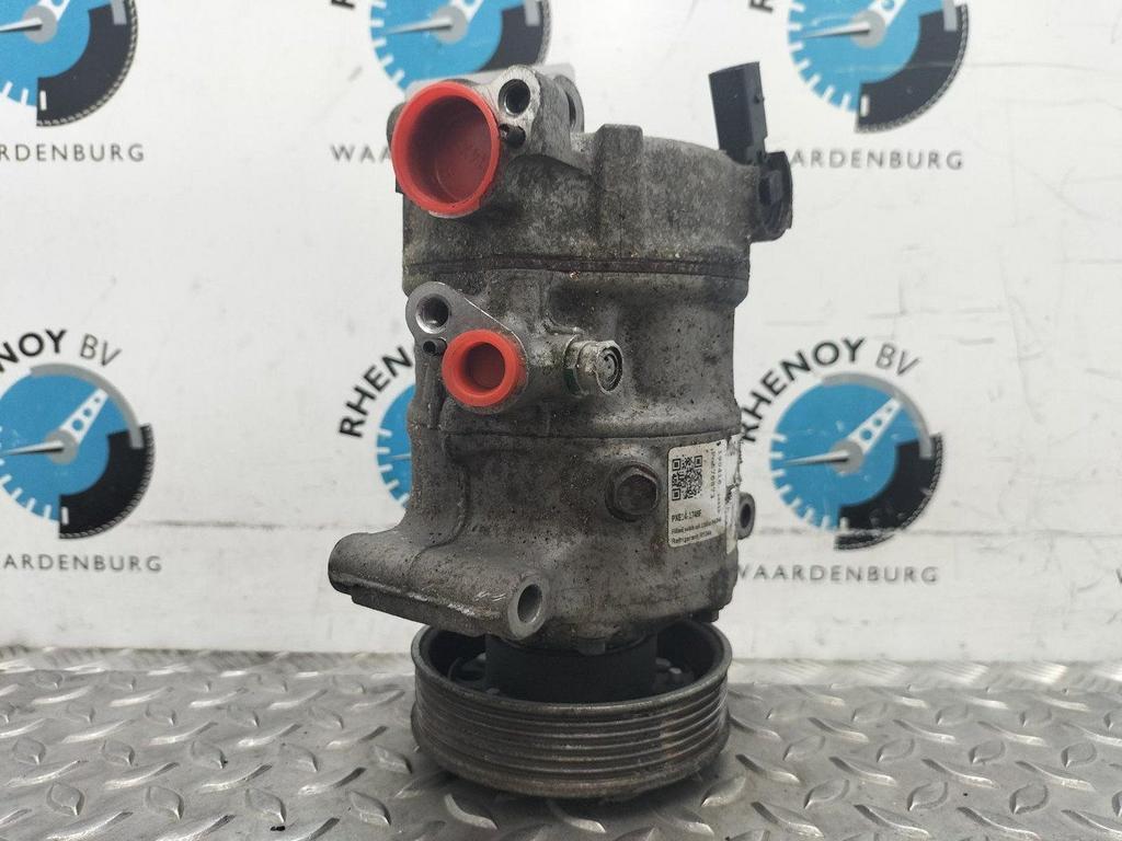 VOLKSWAGEN PASSAT AIRCO COMPRESSOR / AIRCOPOMP 2013, Auto-onderdelen, Ophalen of Verzenden, Gebruikt, Stiba lid