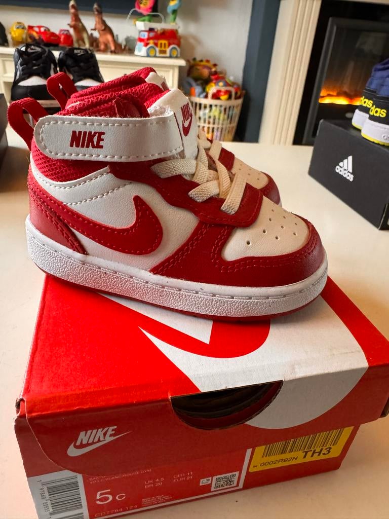 Nike, Jordan, Vans, Adidas maat 17 t/m 21, Ophalen, Jongen of Meisje, Schoenen, Zo goed als nieuw