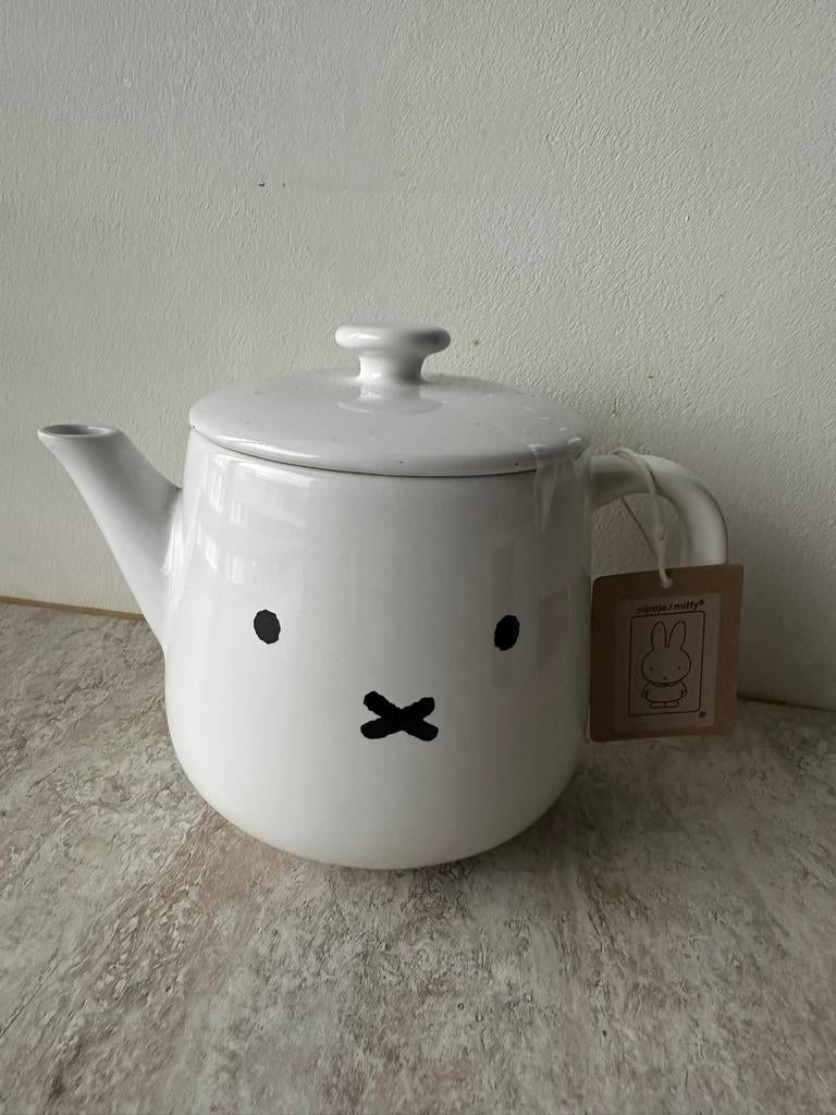 Nijntje Theepot nieuw, Huis en Inrichting, Keuken | Potten en Pannen, Ophalen of Verzenden, Zo goed als nieuw, Overige materialen