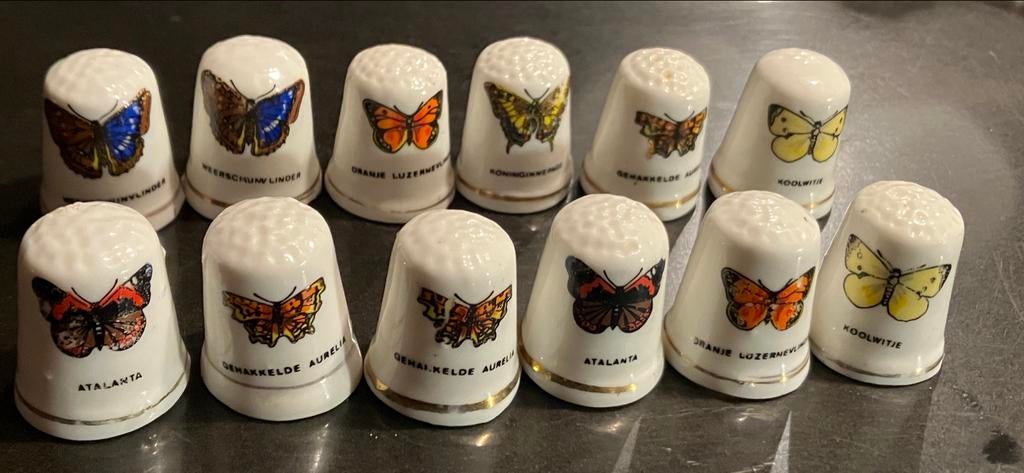Verzameling van 11 Vlinder Vingerhoedjes, Ophalen of Verzenden, Zo goed als nieuw, Porselein, Nederland