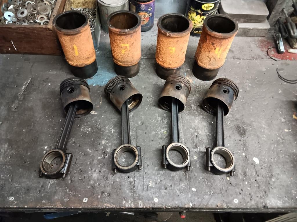 Zuigers en cilinders  voor  citroen traction avant, Auto-onderdelen, Motor en Toebehoren, Ophalen