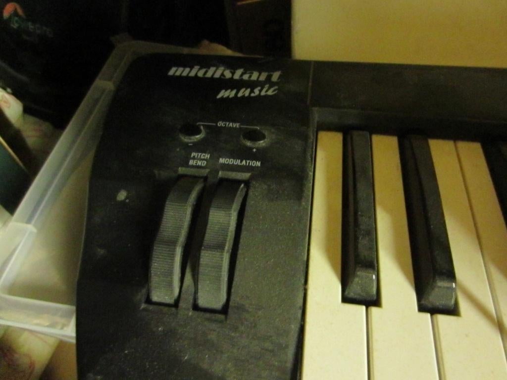 midi keyboard, Ophalen of Verzenden, Zo goed als nieuw, 61 toetsen, Overige merken