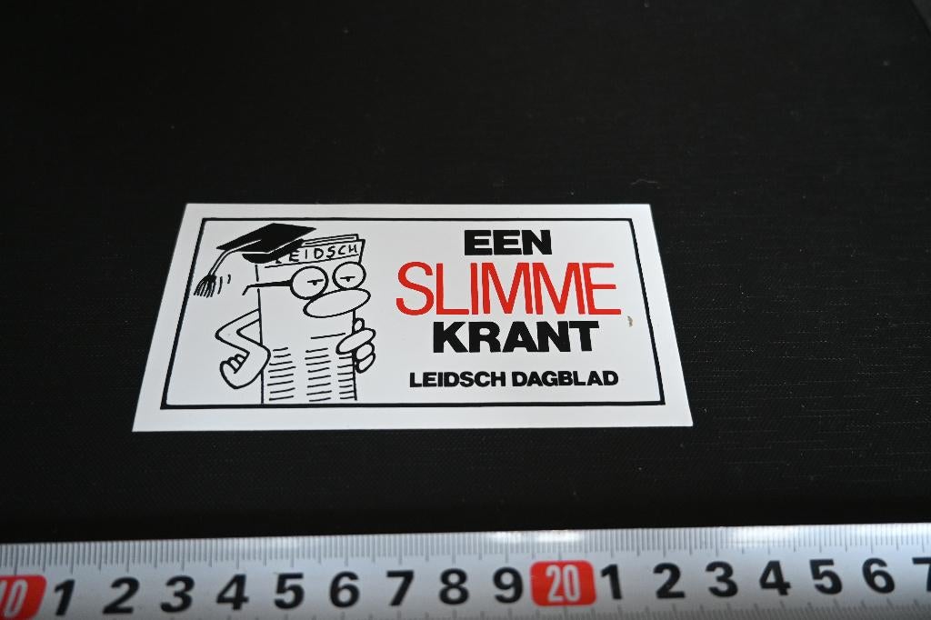 sticker Leidsch Dagblad een slimme krant, Ophalen, Zo goed als nieuw