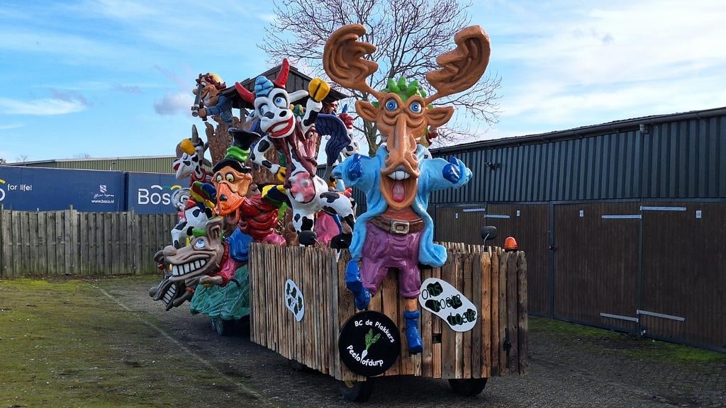 Carnavalswagen polyester L 7m x B 3.8 x H 3.9, Ophalen of Verzenden, Carnaval